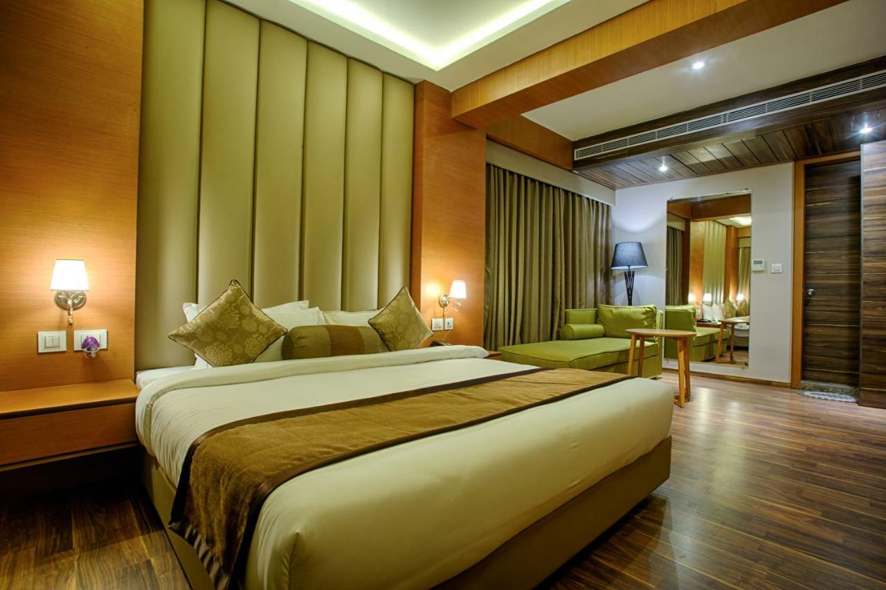 Four Vedas Hotel & Resort Siliguri Exterior foto