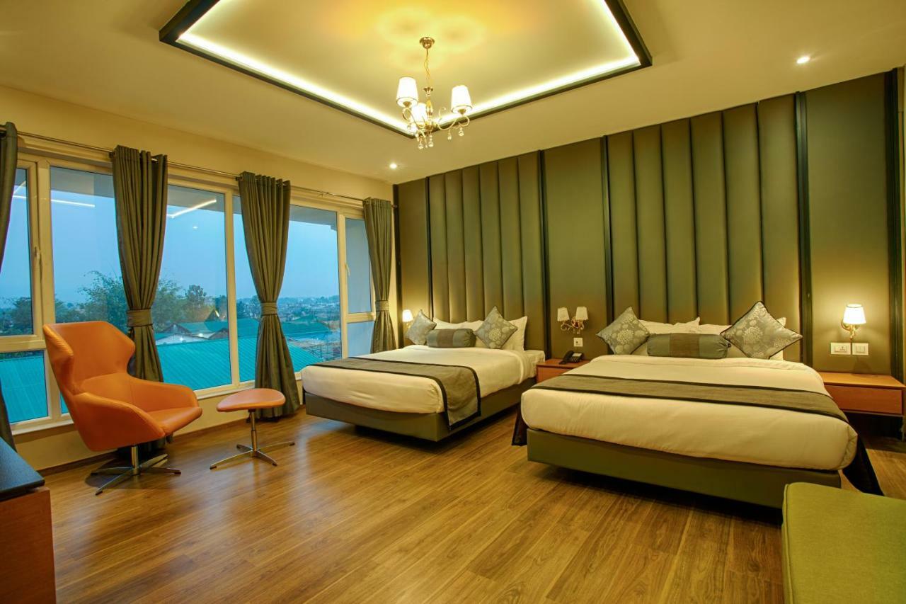 Four Vedas Hotel & Resort Siliguri Exterior foto