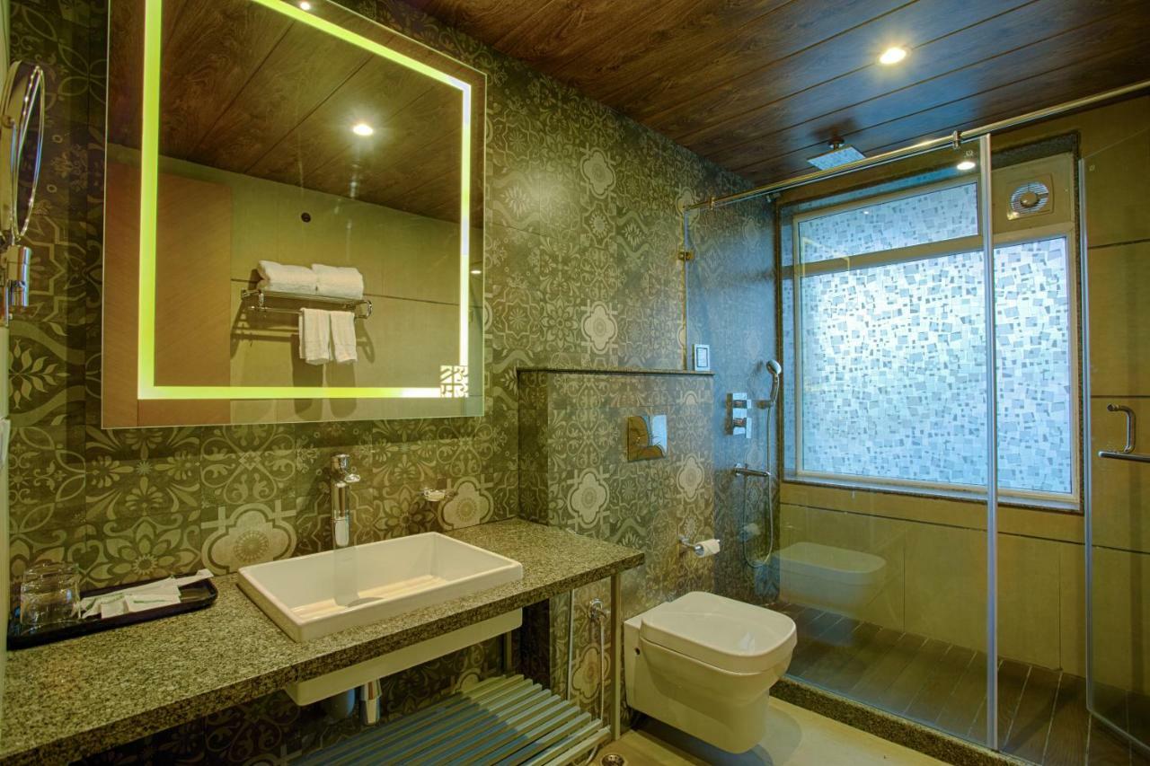 Four Vedas Hotel & Resort Siliguri Exterior foto
