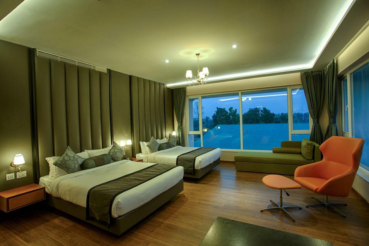 Four Vedas Hotel & Resort Siliguri Exterior foto