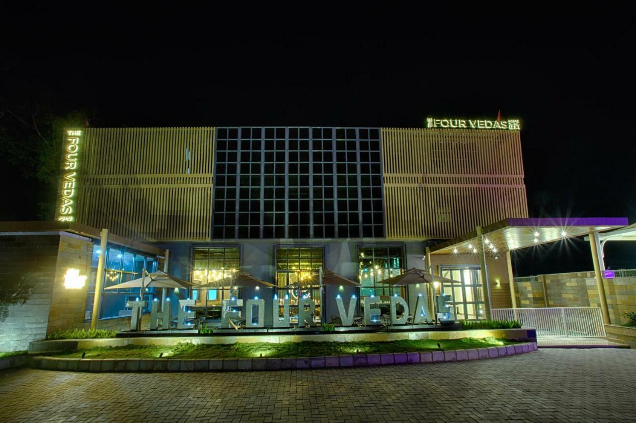 Four Vedas Hotel & Resort Siliguri Exterior foto