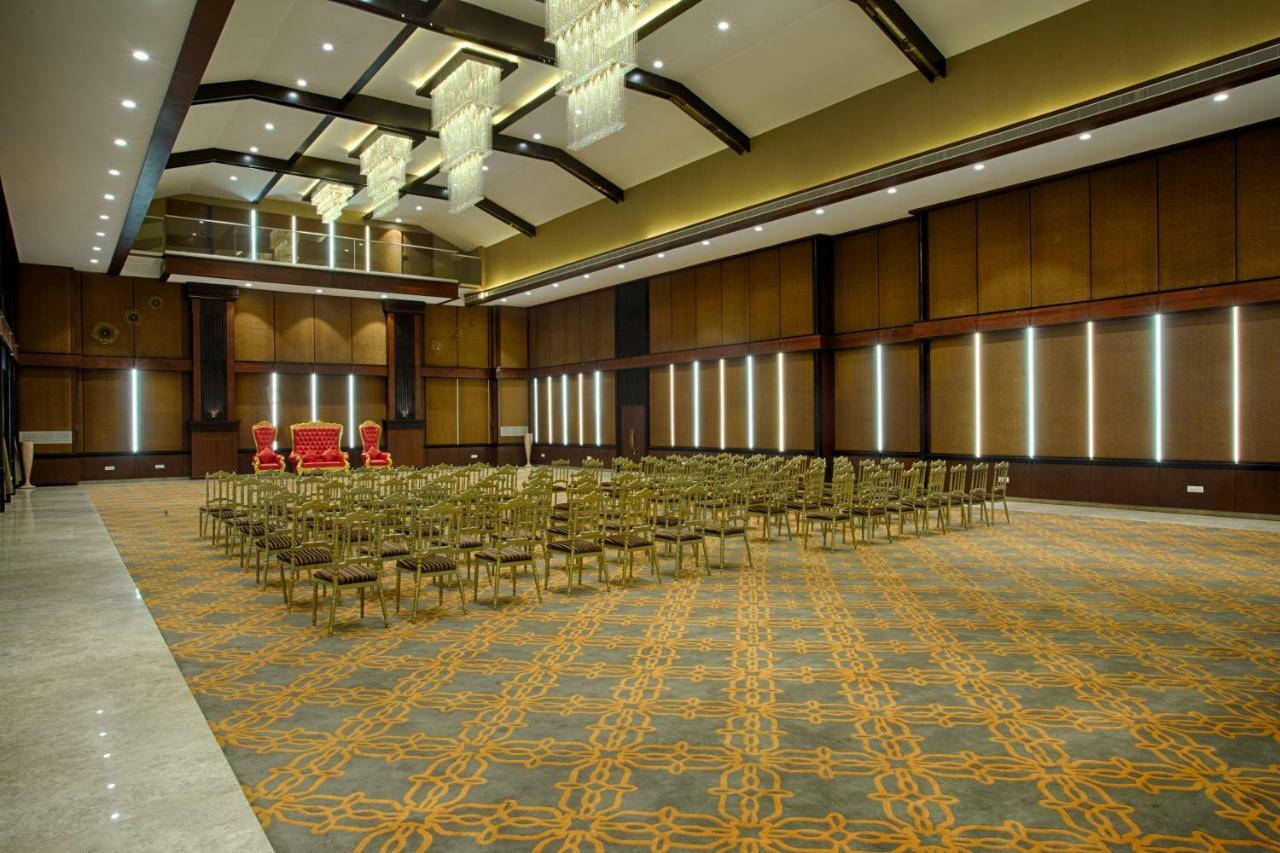 Four Vedas Hotel & Resort Siliguri Exterior foto