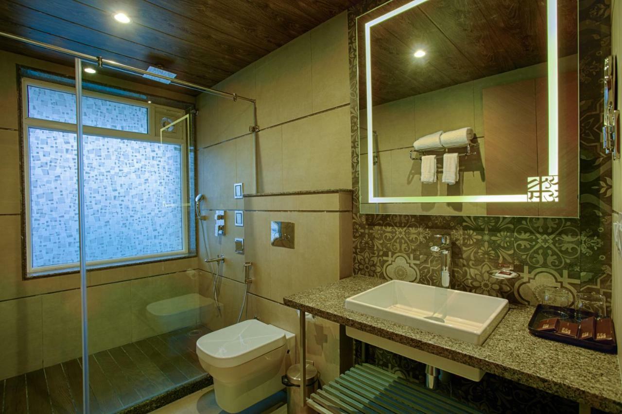 Four Vedas Hotel & Resort Siliguri Exterior foto