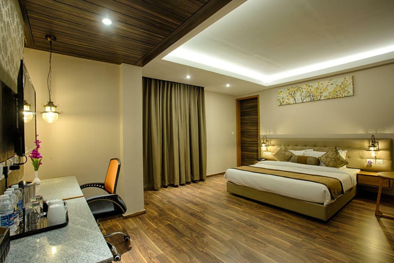 Four Vedas Hotel & Resort Siliguri Exterior foto